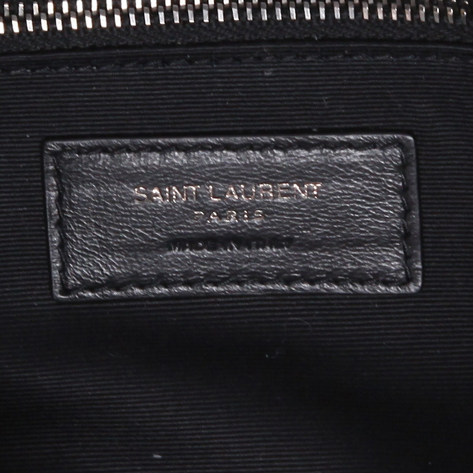 Bolso bandolera Saint Laurent  Niki modelo mediano  en cuero gris - Detail D9