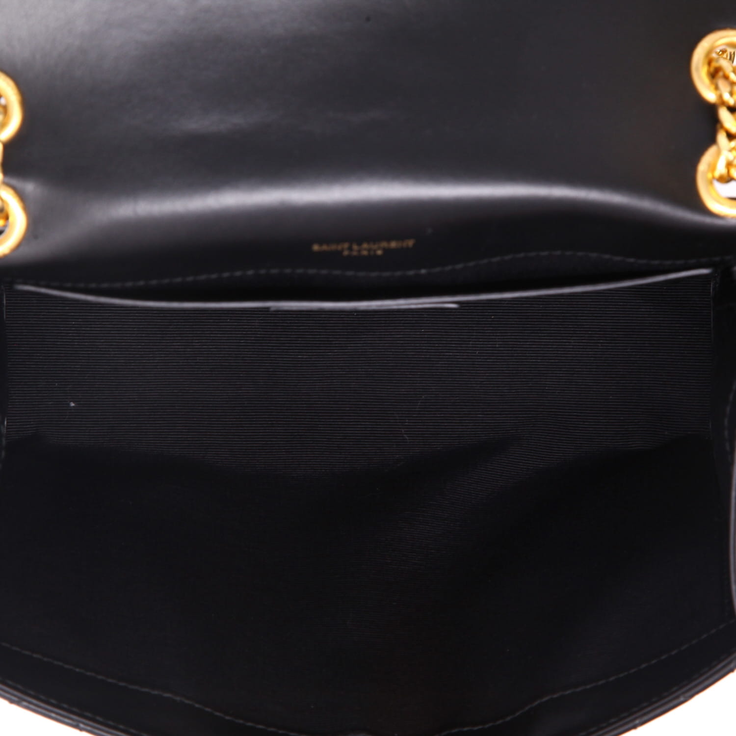 Bolso bandolera Saint Laurent  Enveloppe modelo mediano  en cuero acolchado negro - Detail D3