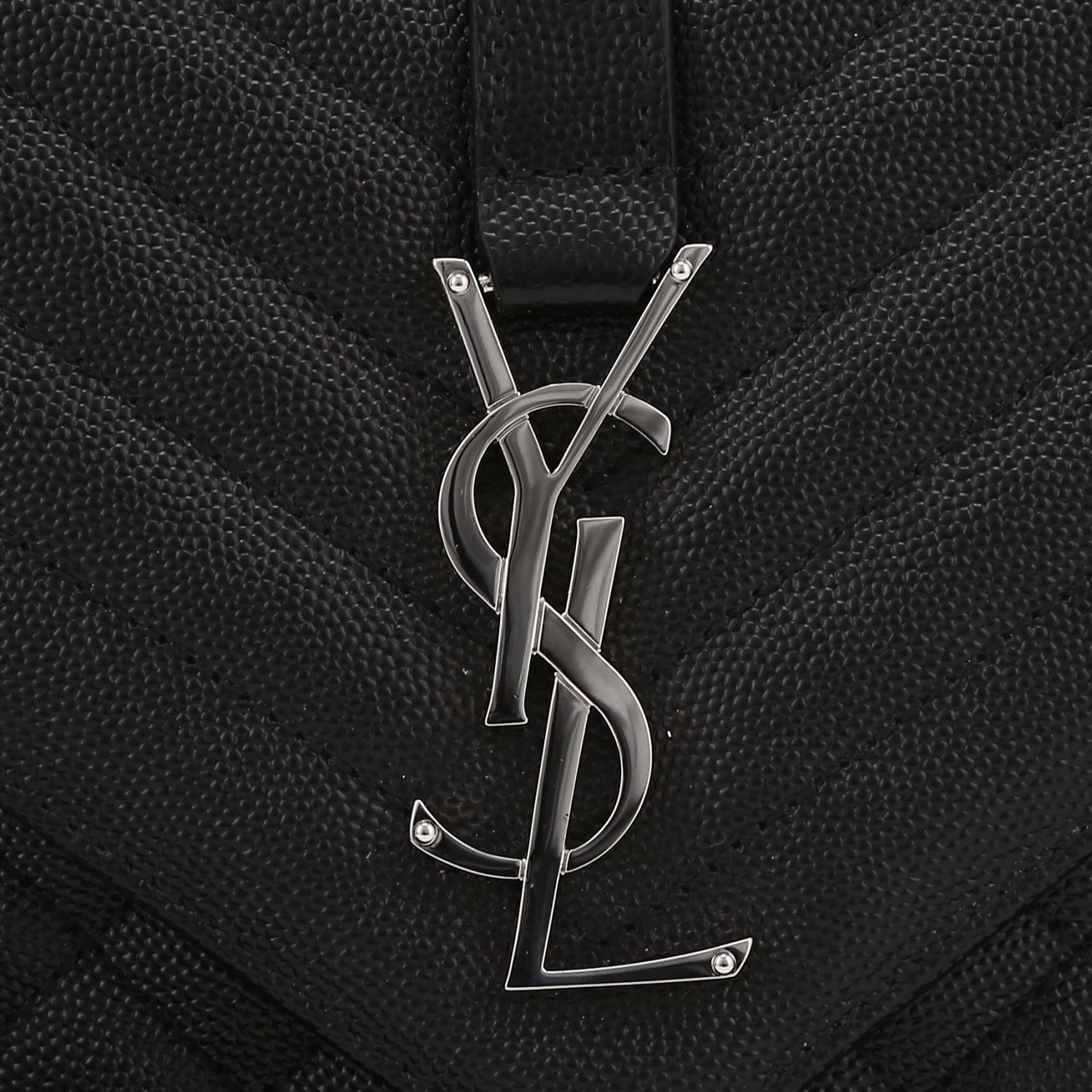 Borsa a tracolla Saint Laurent  Enveloppe modello medio  in pelle martellata e trapuntata nera - Detail D1