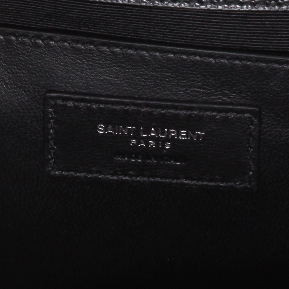 Sac bandoulière Saint Laurent  Enveloppe moyen modèle  en cuir grainé matelassé noir - Detail D9