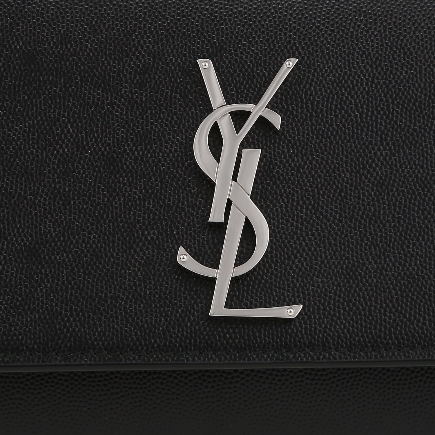Bolso bandolera Saint Laurent  Kate en cuero granulado negro - Detail D1
