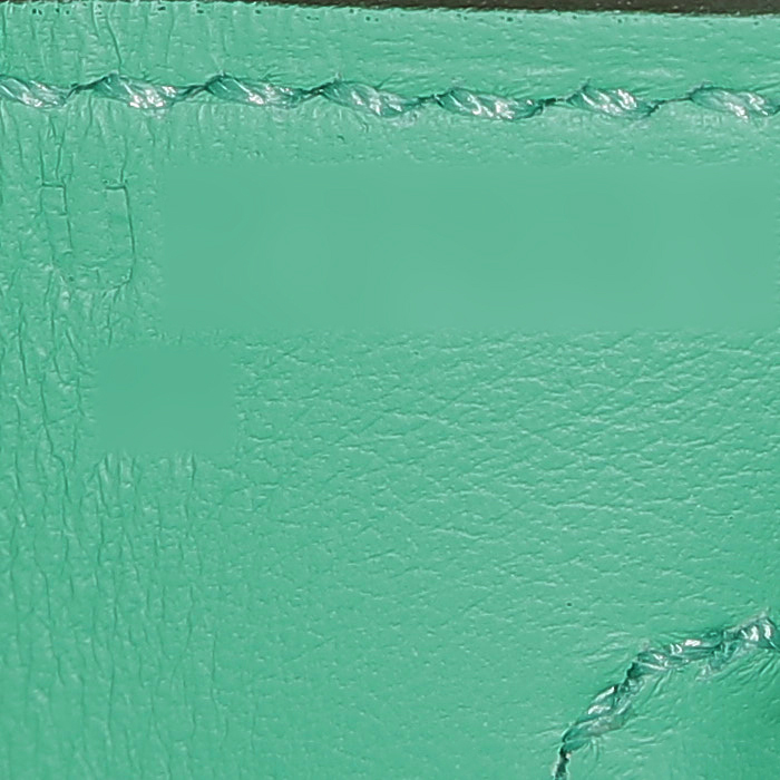 Bolso de mano Hermès  Birkin 25 cm en cuero swift verde Menthe - Detail D4