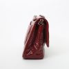 Chanel  Timeless Jumbo shoulder bag  in red patent quilted leather - Detail D7 thumbnail