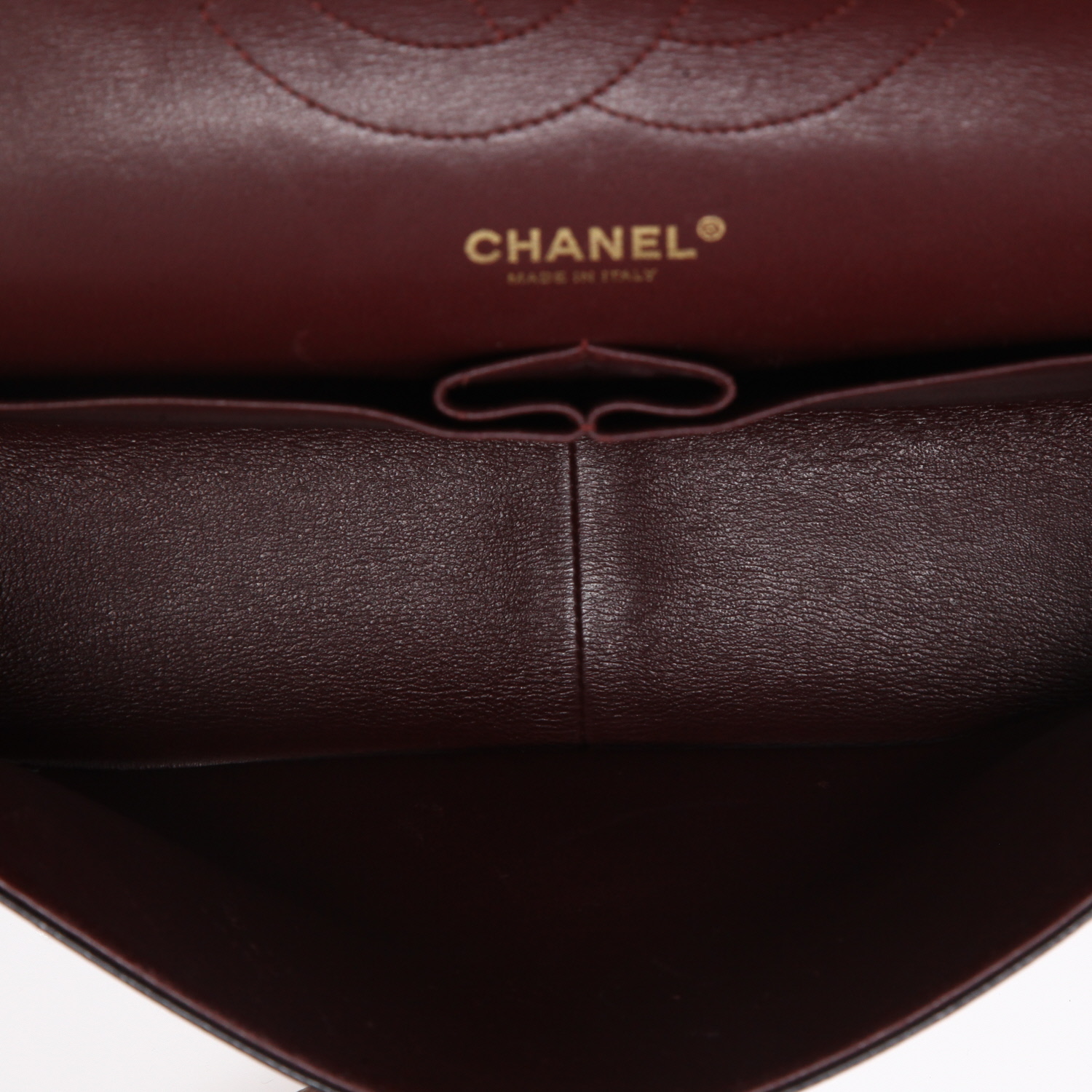 Sac bandoulière Chanel  Timeless Jumbo en cuir grainé matelassé noir - Detail D8
