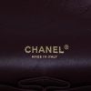Chanel  Timeless Jumbo shoulder bag  in black quilted grained leather - Detail D9 thumbnail