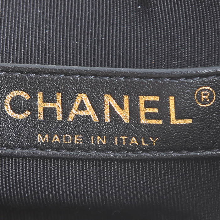 Bolso bandolera Chanel en cuero beige - Detail D3