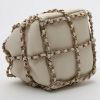 Chanel   shoulder bag  in beige leather - Detail D4 thumbnail