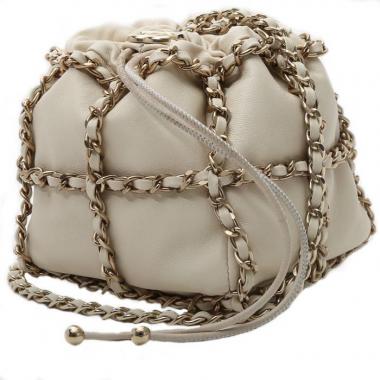 Sac bandoulière Chanel   en cuir beige
