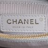 Sac à main Chanel   en cuir grainé matelassé gris - Detail D4 thumbnail