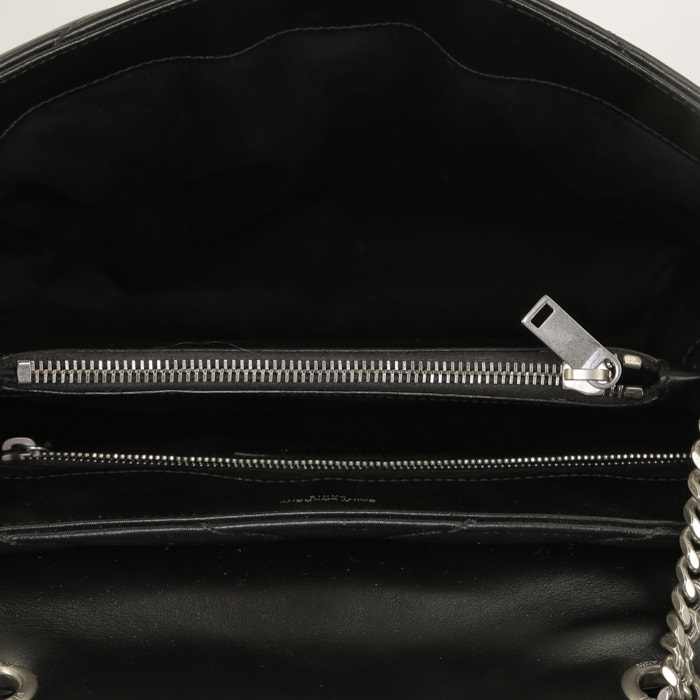 Sac bandoulière Saint Laurent  Loulou moyen modèle  en cuir matelassé chevrons noir - Detail D3