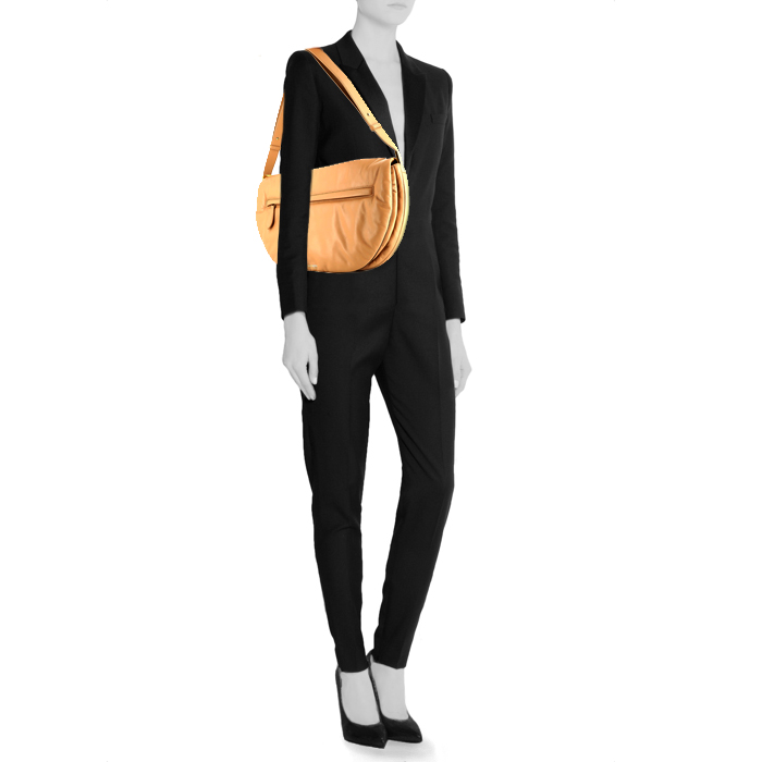 Burberry  Olympia size XL  shoulder bag  in beige leather - Detail D1