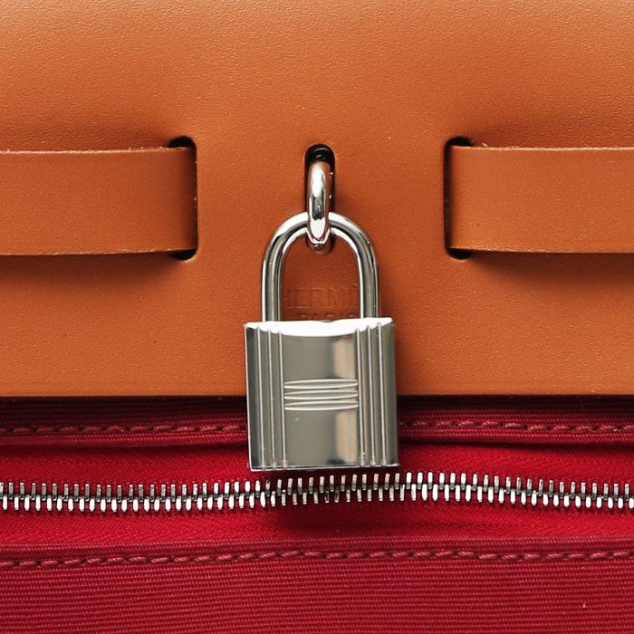 Sac bandoulière Hermès  Herbag en toile rose et cuir marron - Detail D1