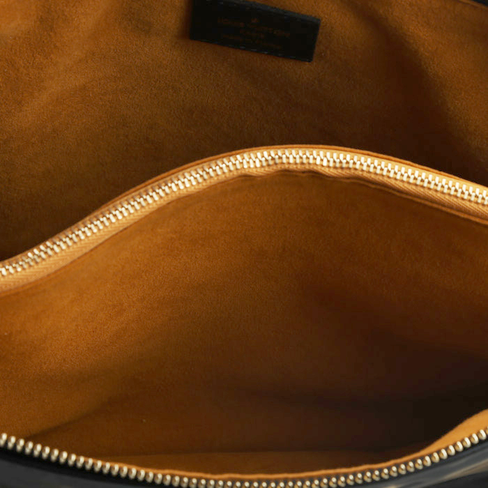 Louis Vuitton Coussin handbag in black empreinte monogram leather - Detail D3