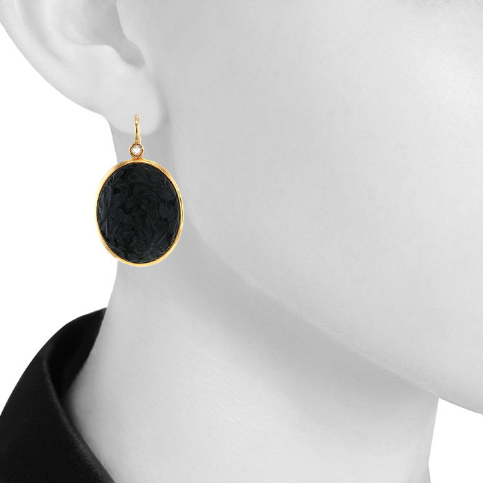 Pomellato Victoria earrings in yellow gold, jet and diamonds - Detail D1