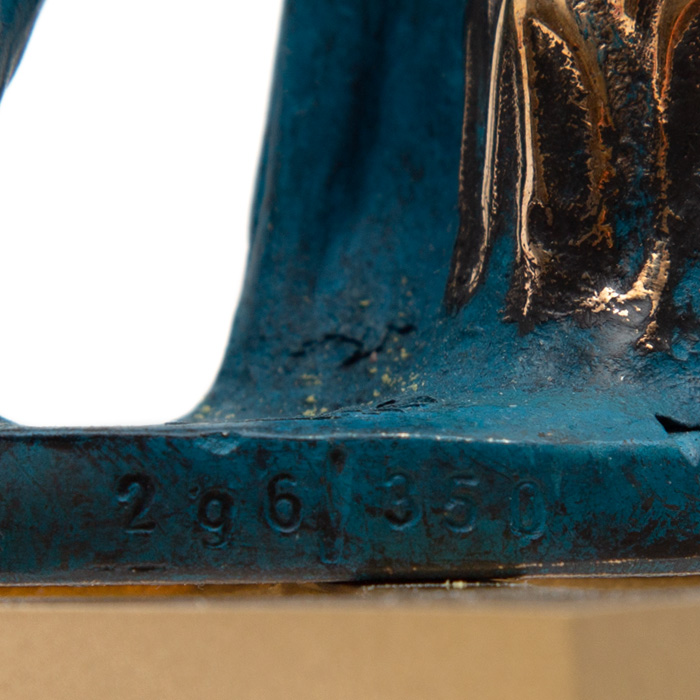 Salvador Dalí, "Homme oiseau", sculpture en bronze à patine bleue et dorée, signée et numérotée, de 1972-1981 - Detail D3