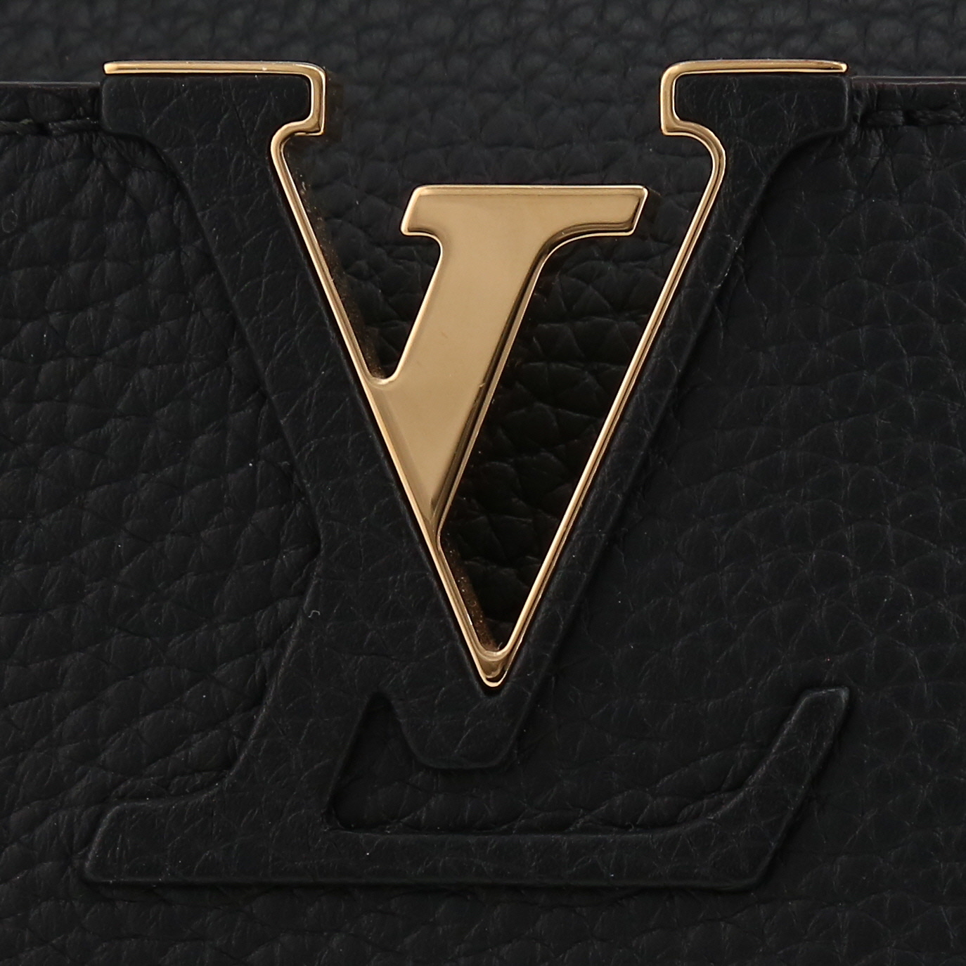 Borsa Louis Vuitton Capucines MM in pelle taurillon clemence nera e profili rosa - Detail D1