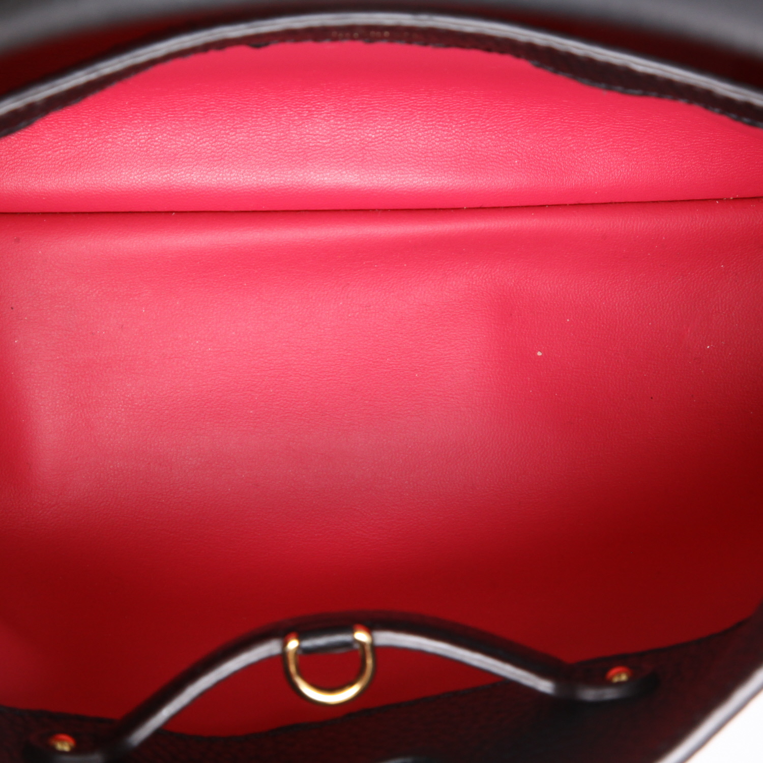 Borsa Louis Vuitton Capucines MM in pelle taurillon clemence nera e profili rosa - Detail D8