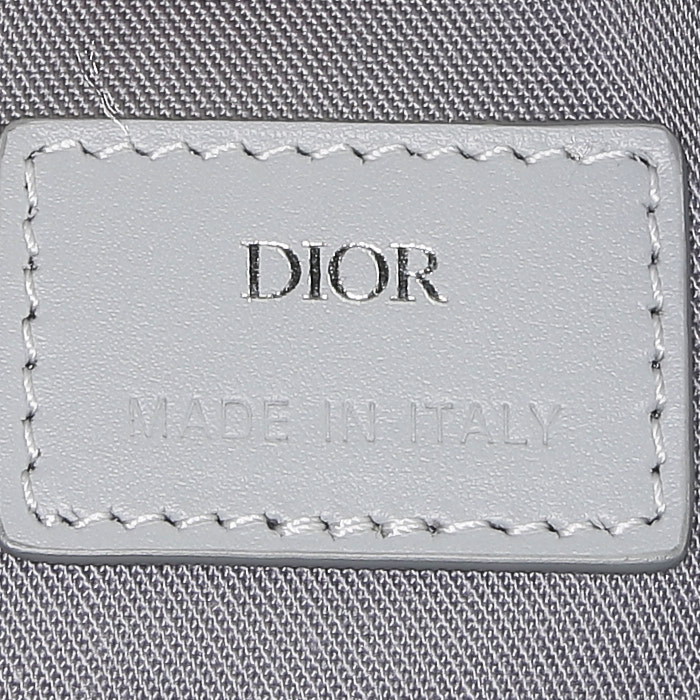 Bolsito de mano Dior  Hit the Road en lona Monogram gris y cuero gris - Detail D3