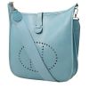 Bolso bandolera Hermès  Evelyne en cuero togo azul - 00pp thumbnail