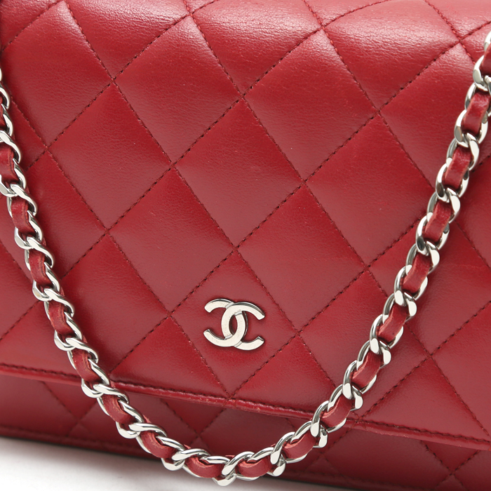Bolso bandolera Chanel  Wallet on Chain en cuero acolchado rojo - Detail D1