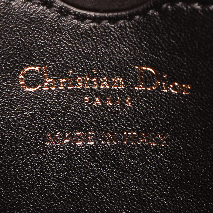 Bolso de mano Dior  Vibe Hobo en cuero cannage negro y cuero blanco - Detail D4