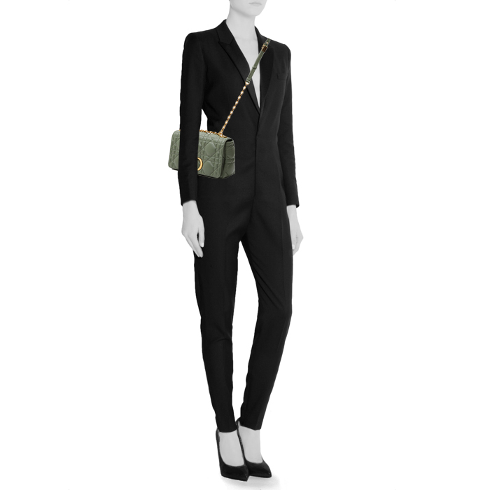 Dior Caro medium model shoulder bag in olive green quilted leather - Detail D3