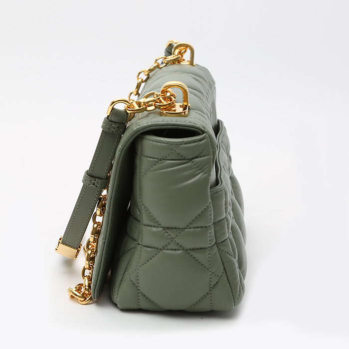 Sac bandoulière Dior  Caro moyen modèle  en cuir matelassé vert-olive - Detail D8