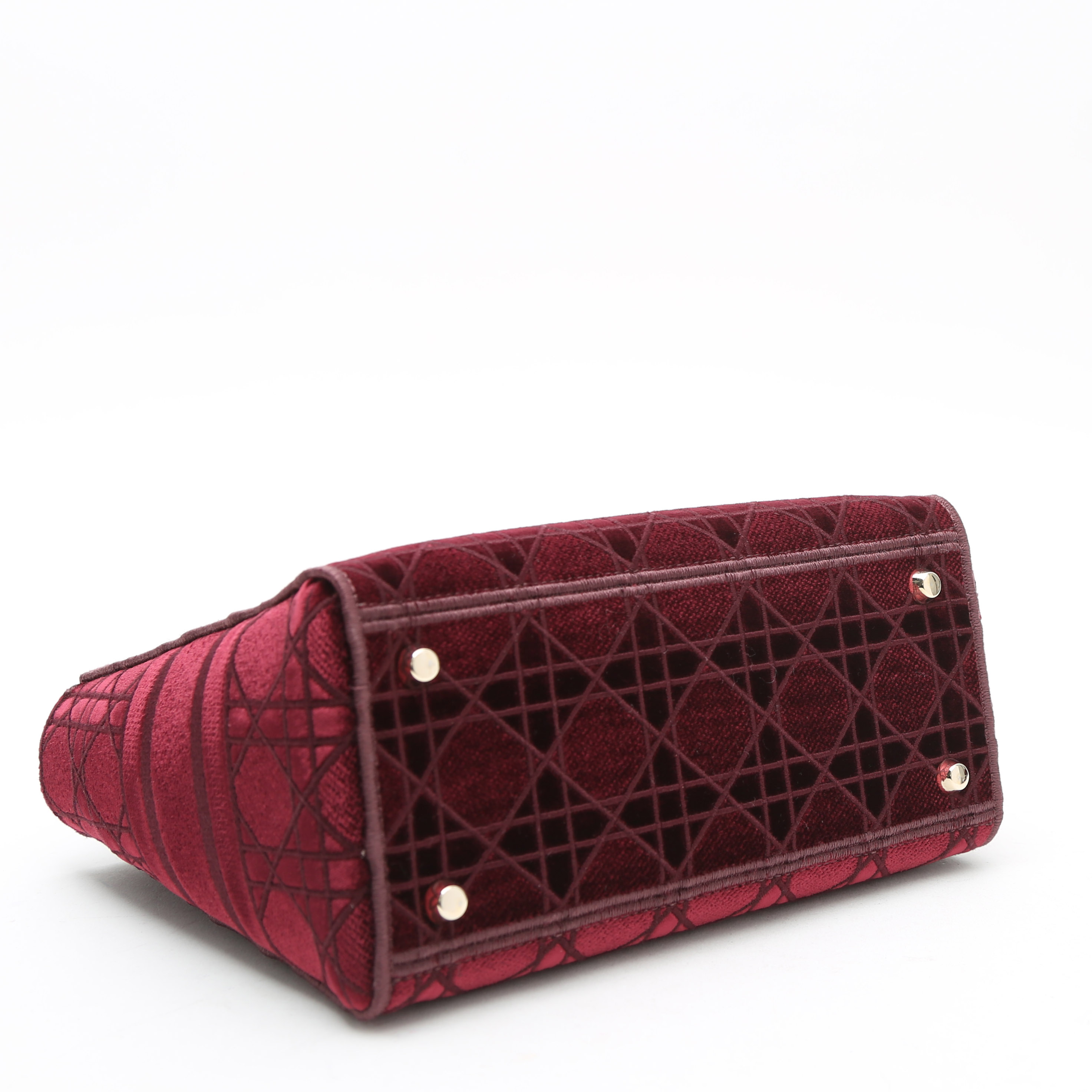 Sac à main Dior Lady Dior moyen modèle en velours bordeaux - Detail D4
