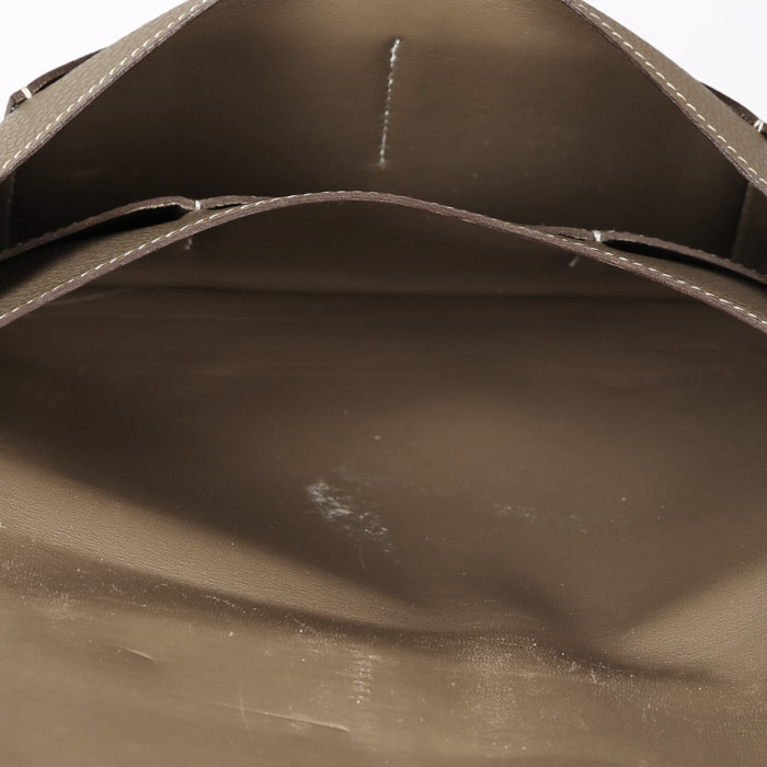 Billetera Hermès  Dogon - Pocket Hand en cuero togo marrón etoupe - Detail D3