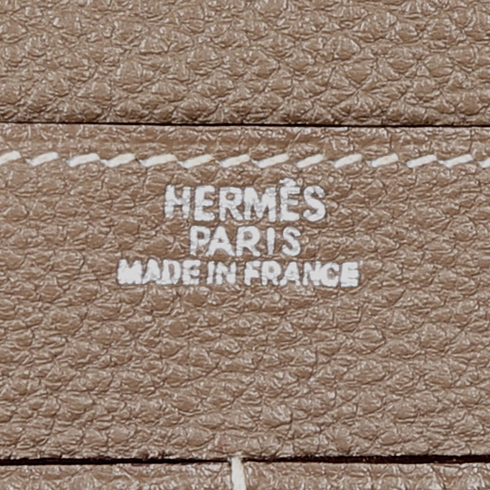 Portafogli Hermès  Dogon - Pocket Hand in pelle togo etoupe - Detail D4