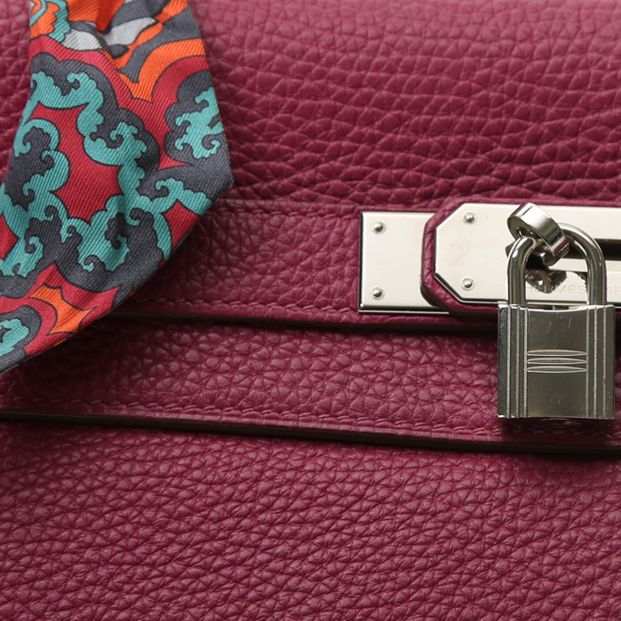 Hermès  Kelly 40 cm handbag  in purple togo leather - Detail D1