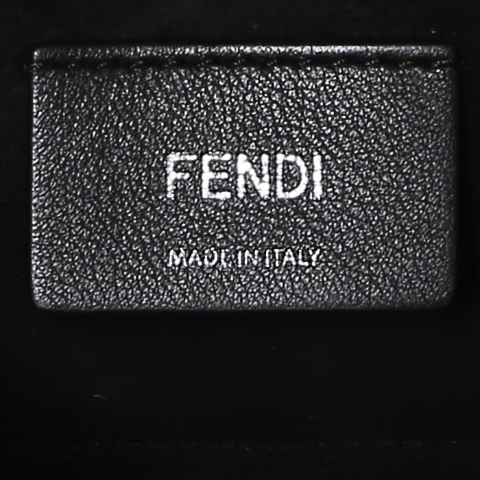 Sac bandoulière Fendi  Kan I en cuir noir - Detail D4