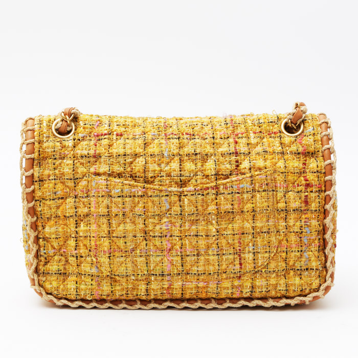 Chanel  Editions Limitées handbag  in yellow mustard quilted tweed - Detail D7