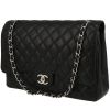 Chanel  Timeless Maxi Jumbo handbag  in black quilted grained leather - 00pp thumbnail