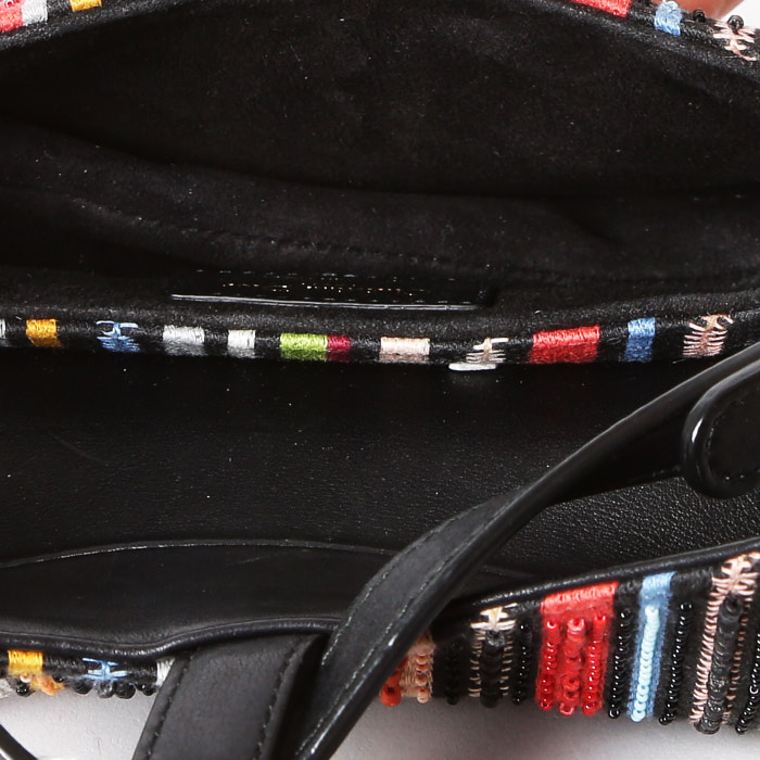 Sac à main Dior  Saddle en cuir noir et toile multicolore - Detail D3