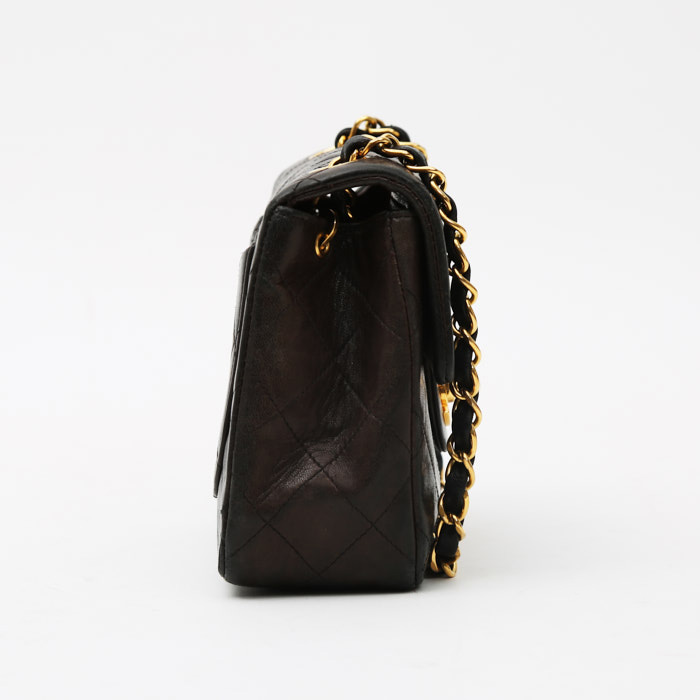 Sac bandoulière Chanel  Mini Timeless en cuir matelassé noir - Detail D6