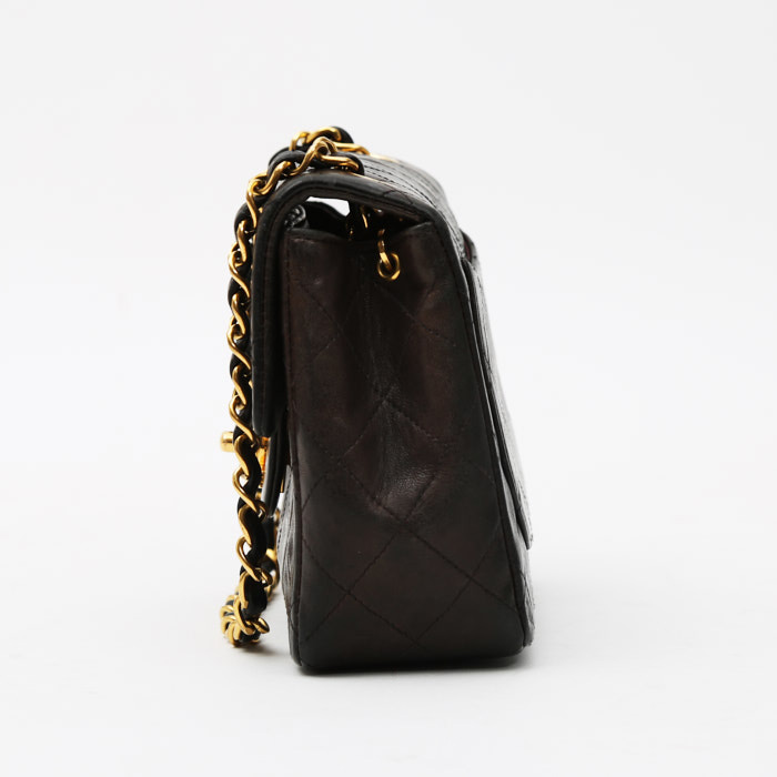 Chanel  Mini Timeless shoulder bag  in black quilted leather - Detail D7