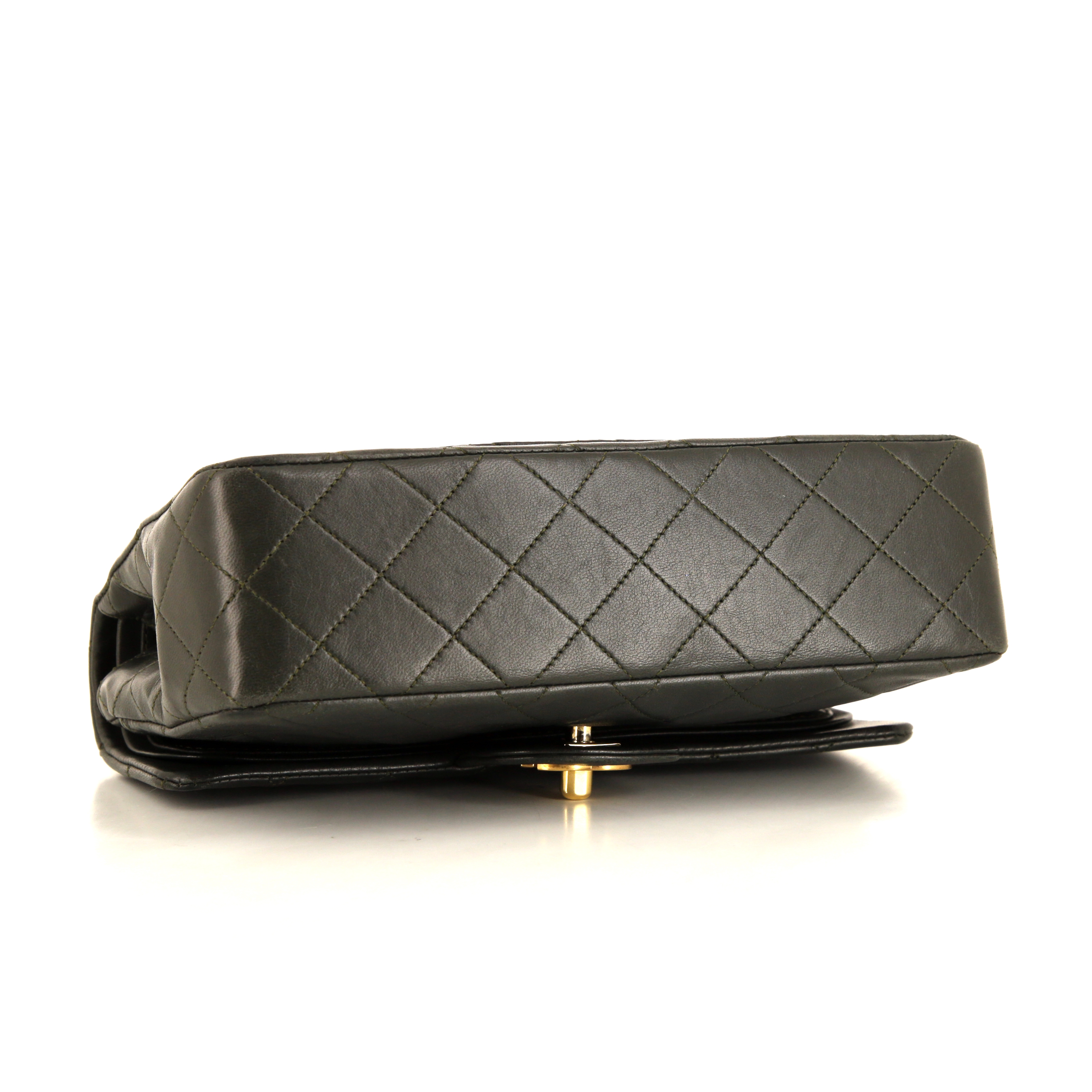 Sac à main Chanel  Timeless Petit en cuir matelassé vert-kaki - Detail D5