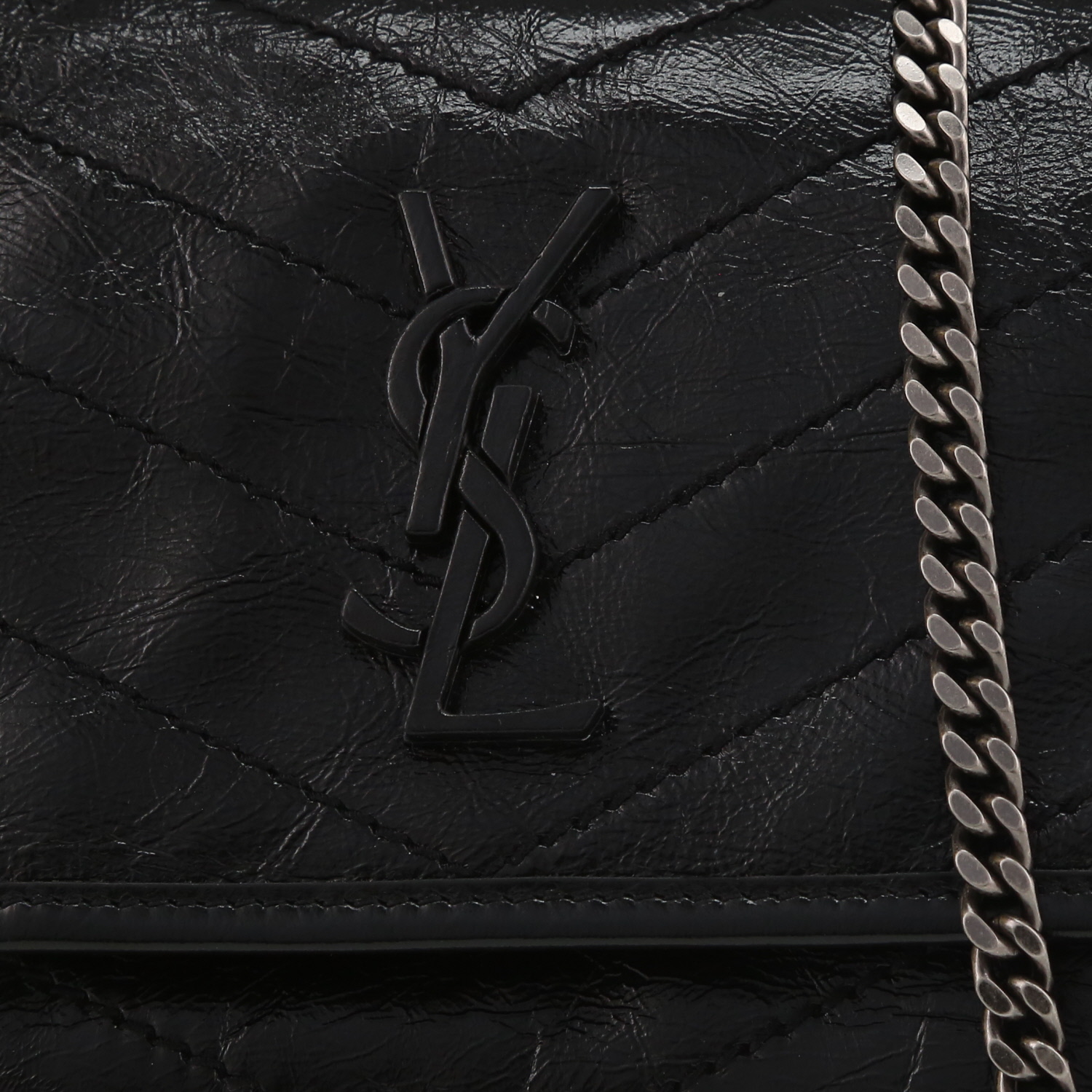 Borsa a tracolla Saint Laurent  Niki Baby in pelle nera - Detail D1