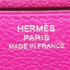 Billetera Hermès  2002 en cuero swift púrpura - Detail D2 thumbnail