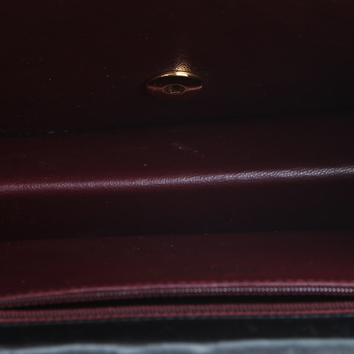 Chanel  Mademoiselle bag worn on the shoulder or carried in the hand  in black quilted leather - Detail D3