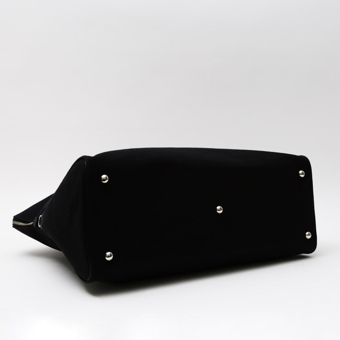 Bolsa de viaje Hermès  Heeboo en lona negra y cuero negro - Detail D3