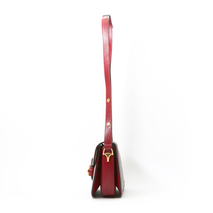 Gucci  1955 Horsebit shoulder bag  in beige monogram canvas  and red leather - Detail D7