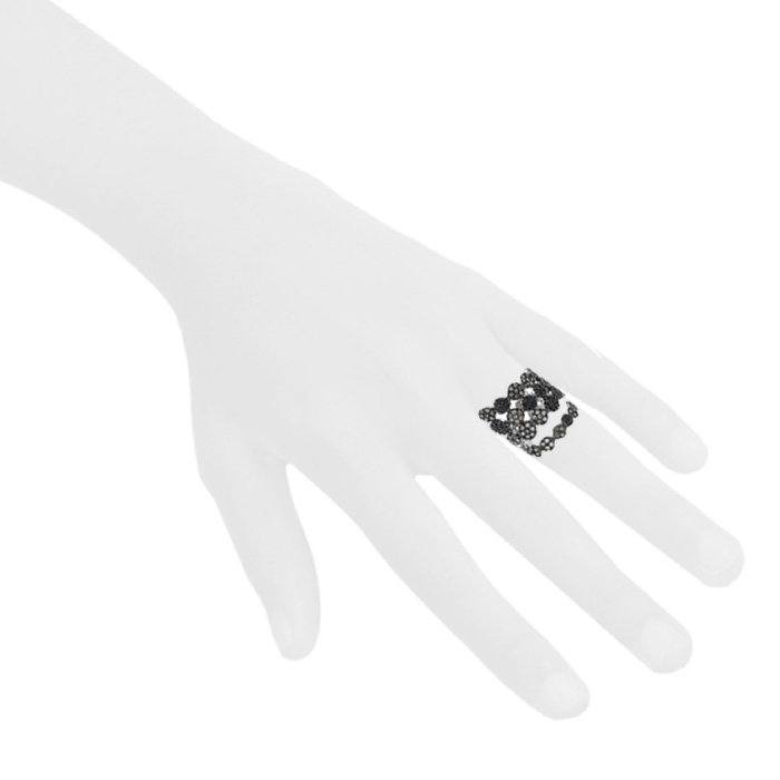 Bague H. Stern Ancient America grand modèle en or gris, diamants noir et diamants cognac - Detail D1