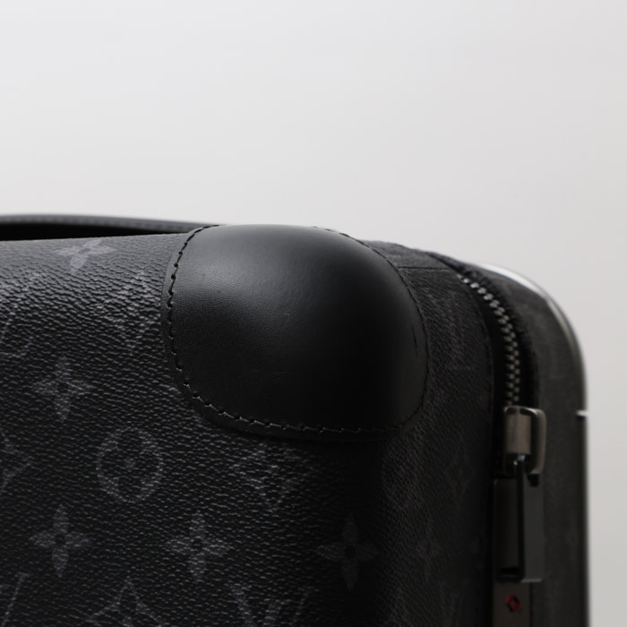 Louis Vuitton Horizon 50 suitcase in black monogram canvas and black aluminium - Detail D1