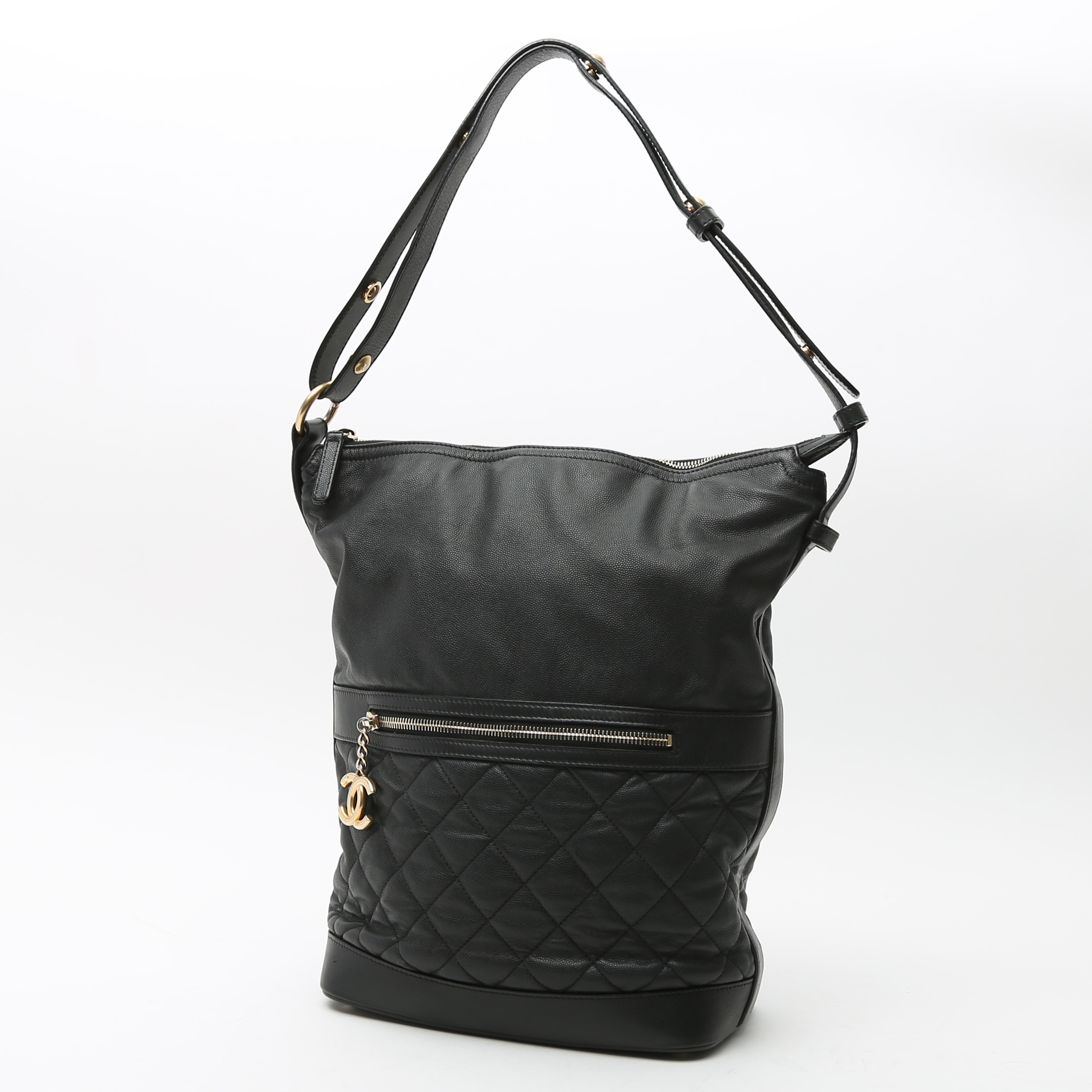 Bolso de mano Chanel  Hobo en cuero granulado negro - Detail D2