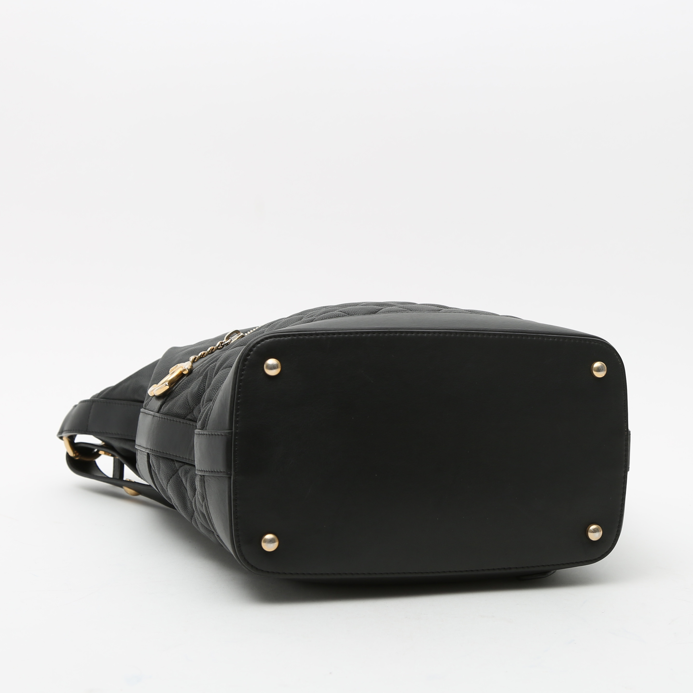 Sac à main Chanel  Hobo en cuir grainé noir - Detail D5