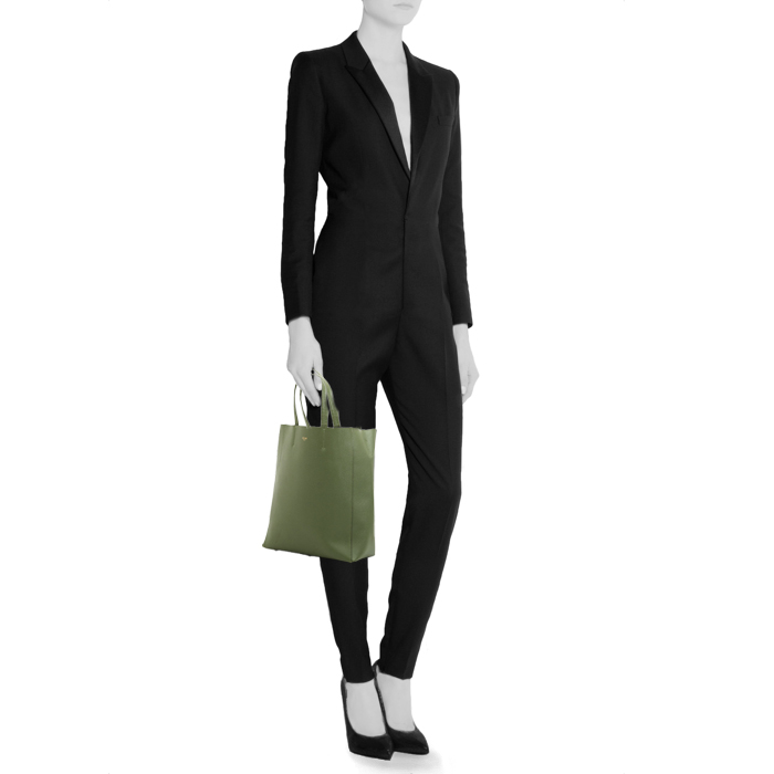 Celine  Cabas shopping bag  in green grained leather - Detail D2