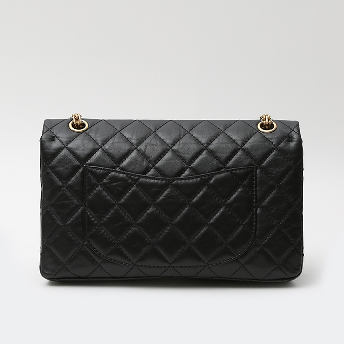 Sac à main Chanel Chanel 2.55 en cuir matelassé noir - Detail D9
