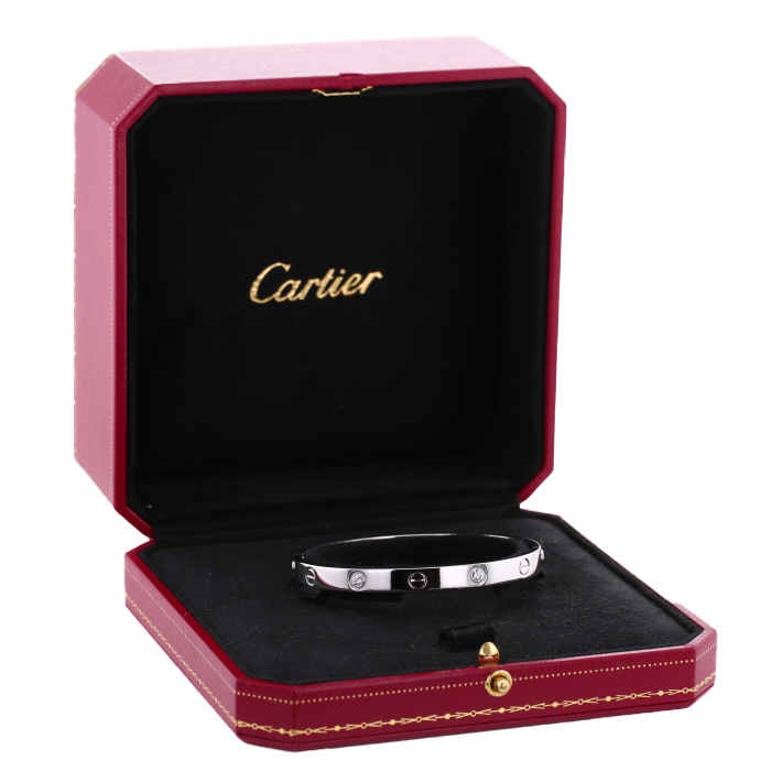 Cartier Love 4 diamants bracelet in white gold and diamonds, size 17 - Detail D2